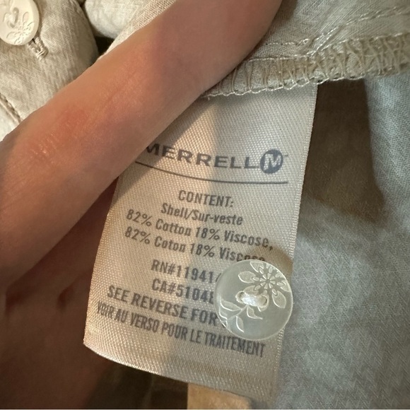 Merrell Cream Zanzibar Button Down Long Sleeve Top Floral Pattern Sz L NWT - Picture 15 of 16
